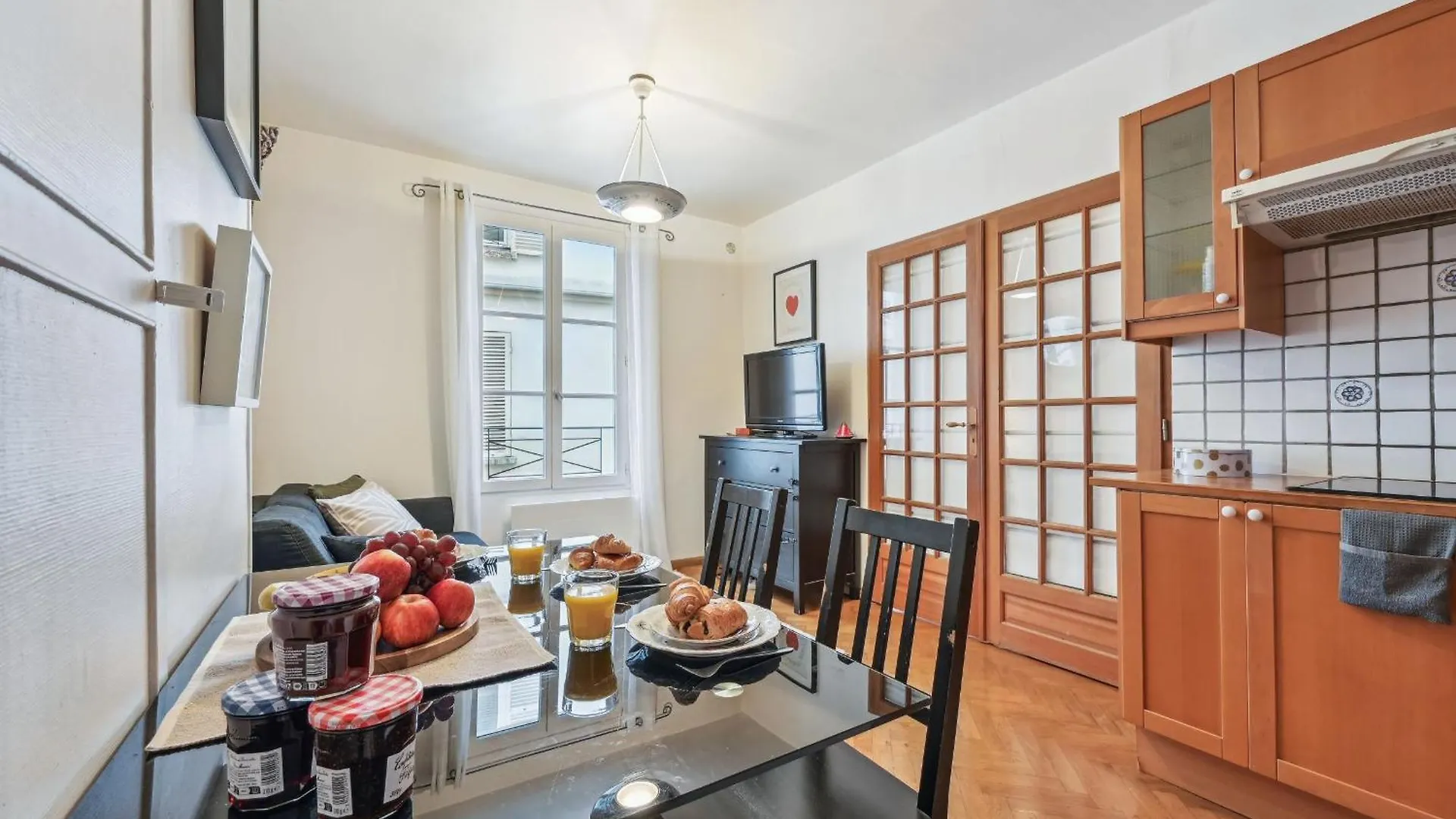 Eiffel Tower & Hotel Des Invalides - 1Br - Cityapartmentstay Paris France