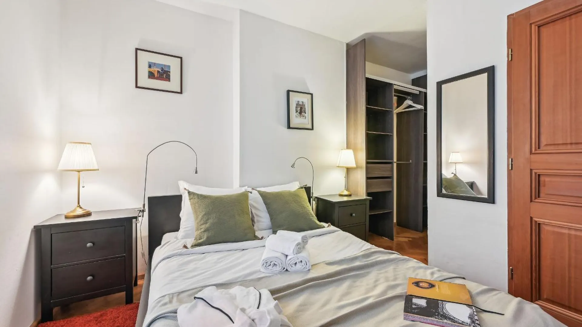 Eiffel Tower & Hotel Des Invalides - 1Br - Cityapartmentstay Paris 0*,  France